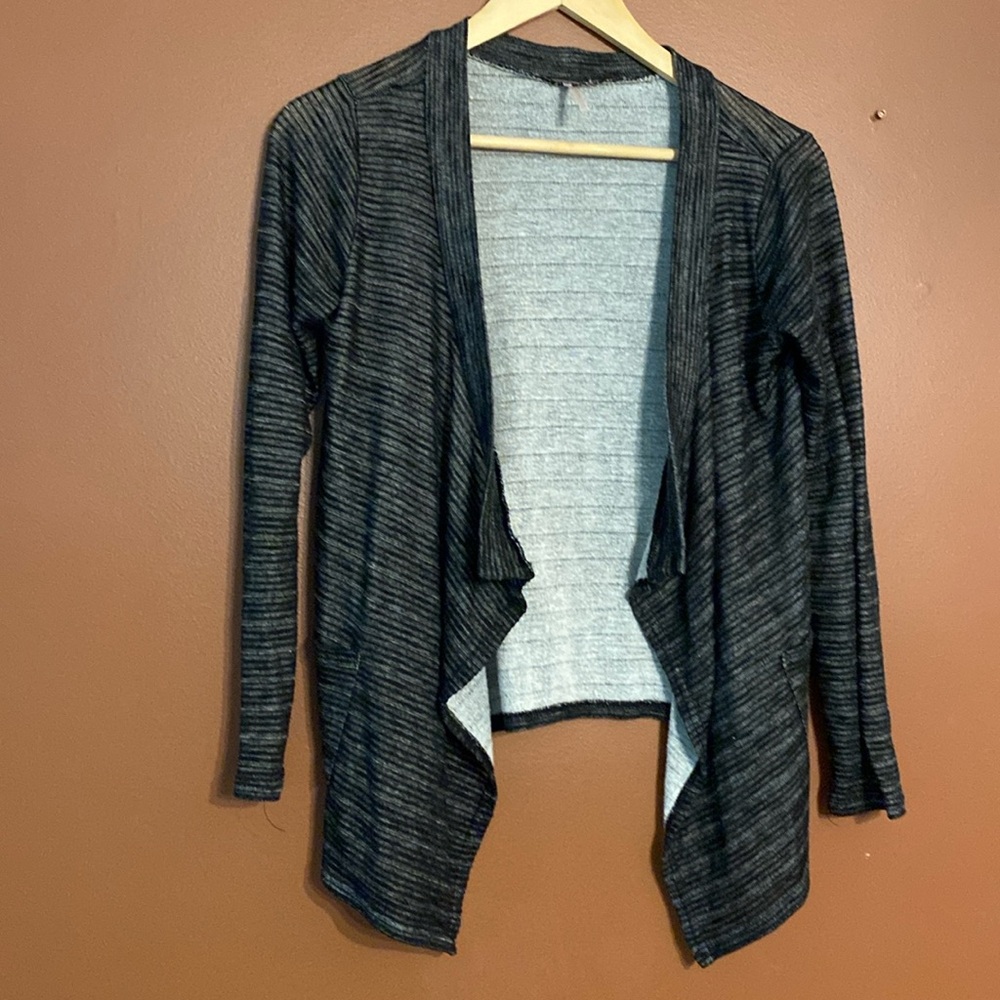 Ladies heathered black with white striped wrap in size small.